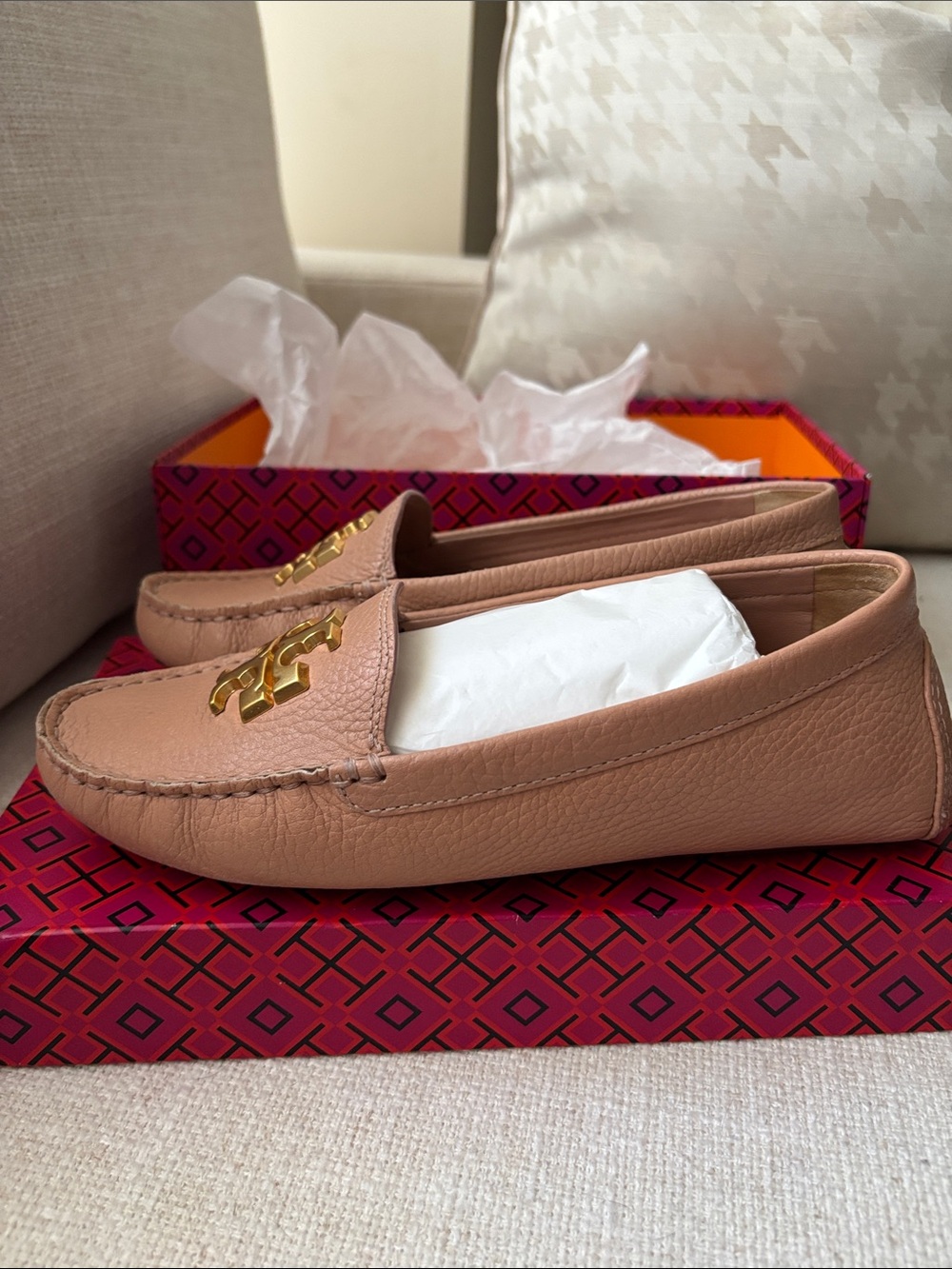 Tory Burch Blush Pink Leather Logo Loafers with box size 7 with box - Picture 15 of 16
